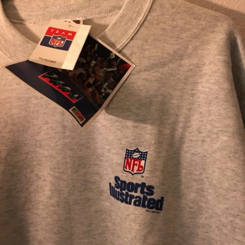 BRAND NEW Sports Illustrated sweater